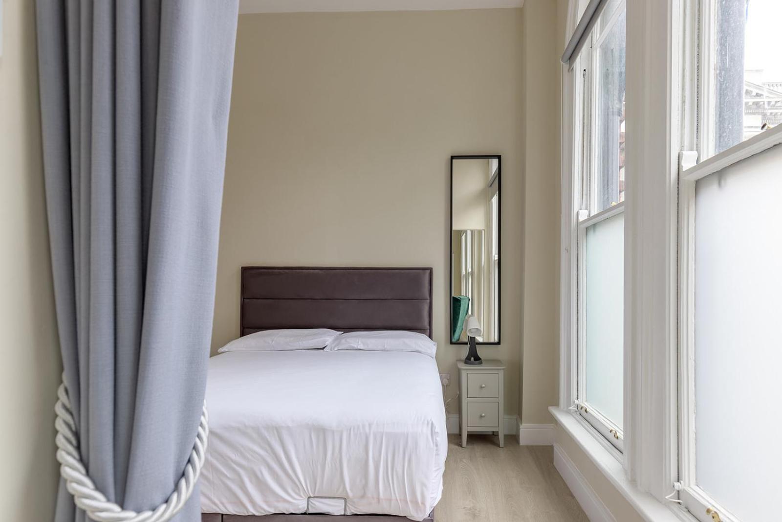 Dublin Castle Suites Extérieur photo
